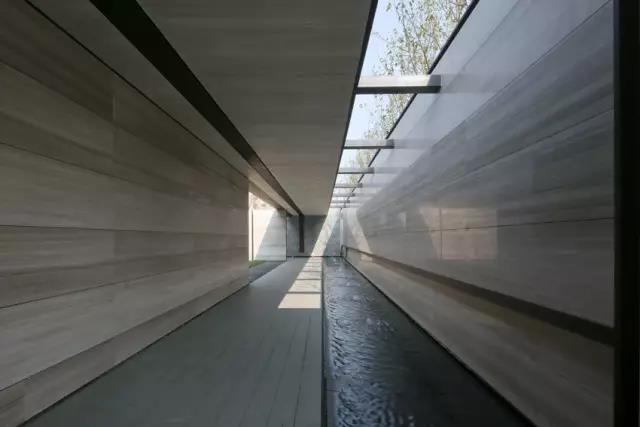 精练而不失内在，，素雅而不失趣味