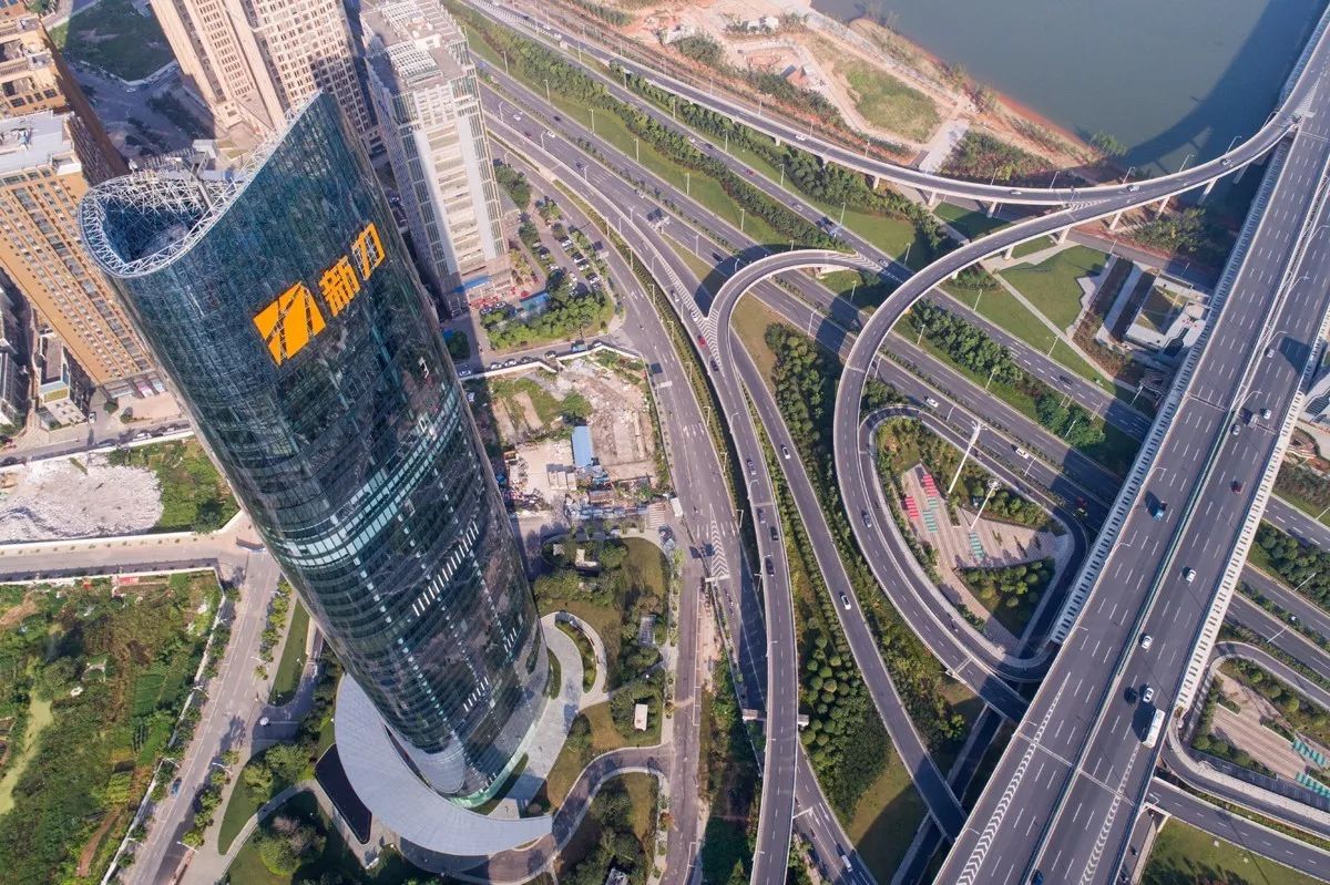 疏离与融合的平衡，，，修建与城市相生相成