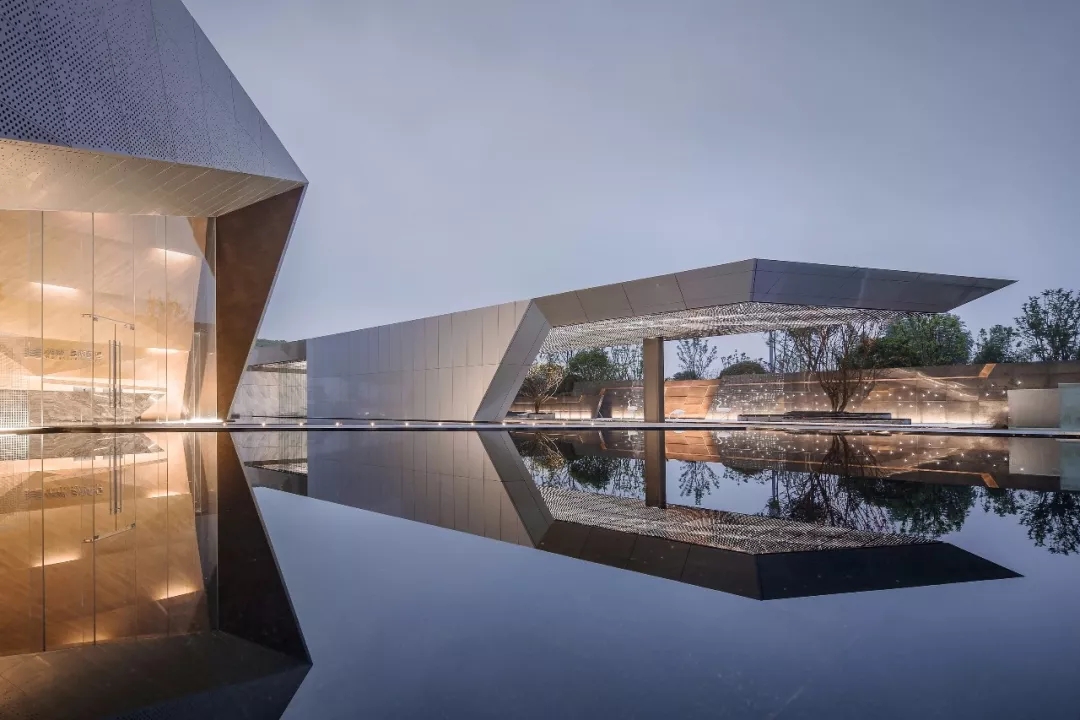 倒影 by苏圣亮，9001cc金沙以诚为本修建设计