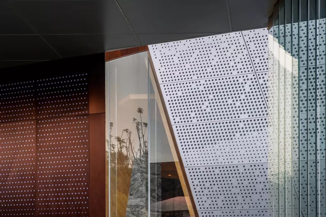 穿孔幻彩复合板细节 by苏圣亮，9001cc金沙以诚为本修建设计